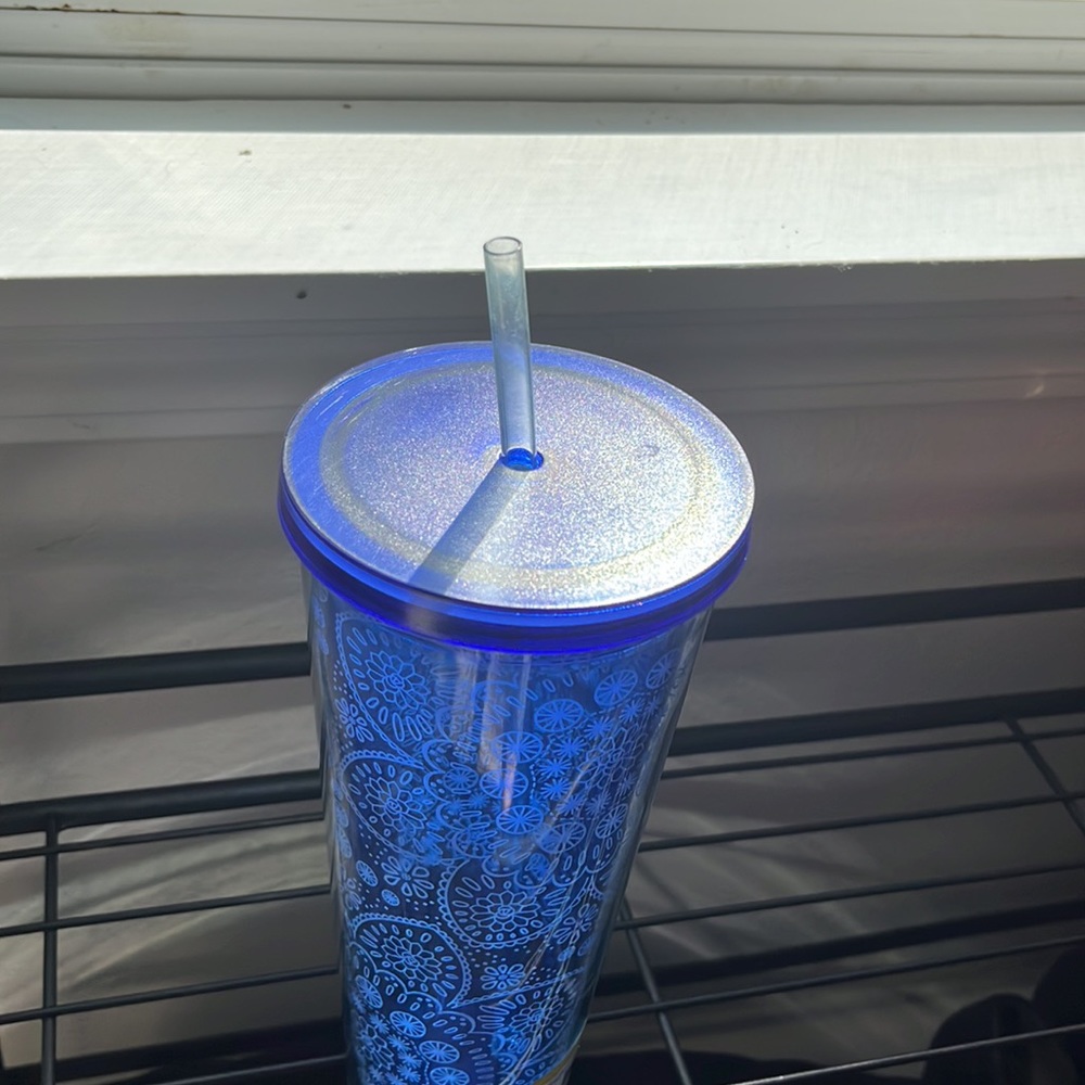 Starbucks Blue and White Paisley Floral Tumbler w/Straw 2019 HTF - Picture 4 of 4